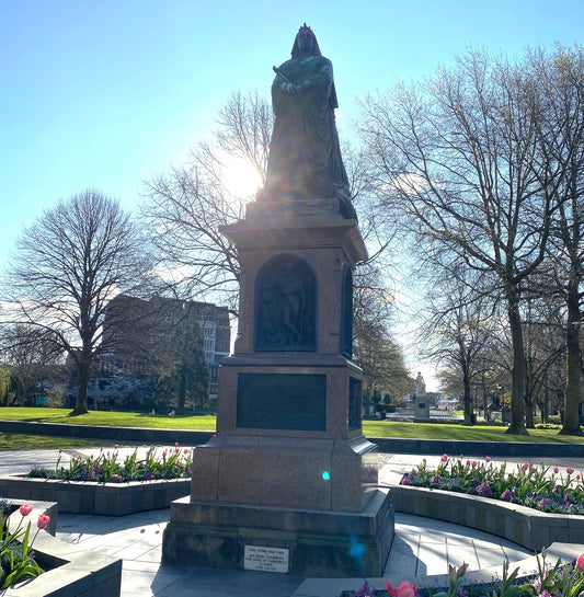 Queen Victoria Statue